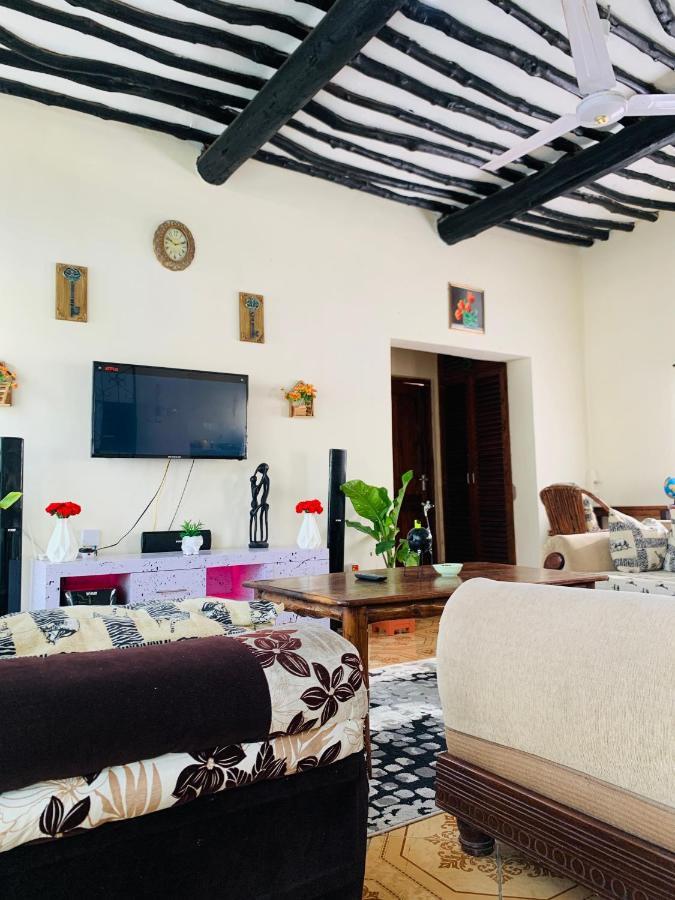 Jambo Diani 1-Bedroom Apartment Close To The Beach Диани Бийч Екстериор снимка